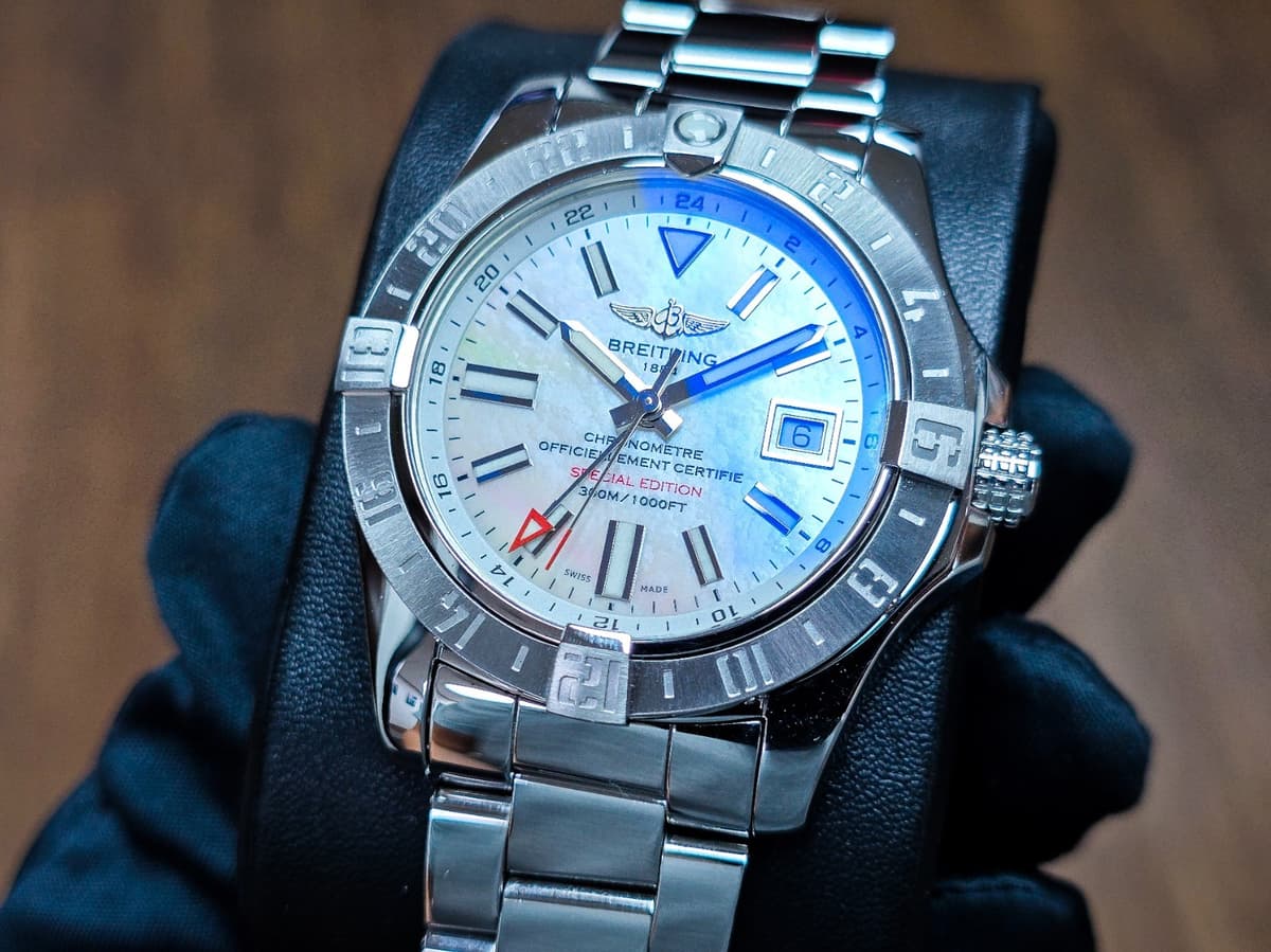 Breitling Avenger II GMT Mother Of Pearl dial on Bracelet - A32390 - B/P 2021