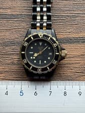 TAG HEUER Professional 200M Quartz 32mm Divers Vintage 1980s Mens