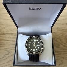 Seiko Men's Black Watch - SKX007