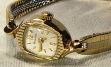 Vintage Bulova Swiss Women?s 14K Yellow Solid Gold WATCH 23 j Working condition