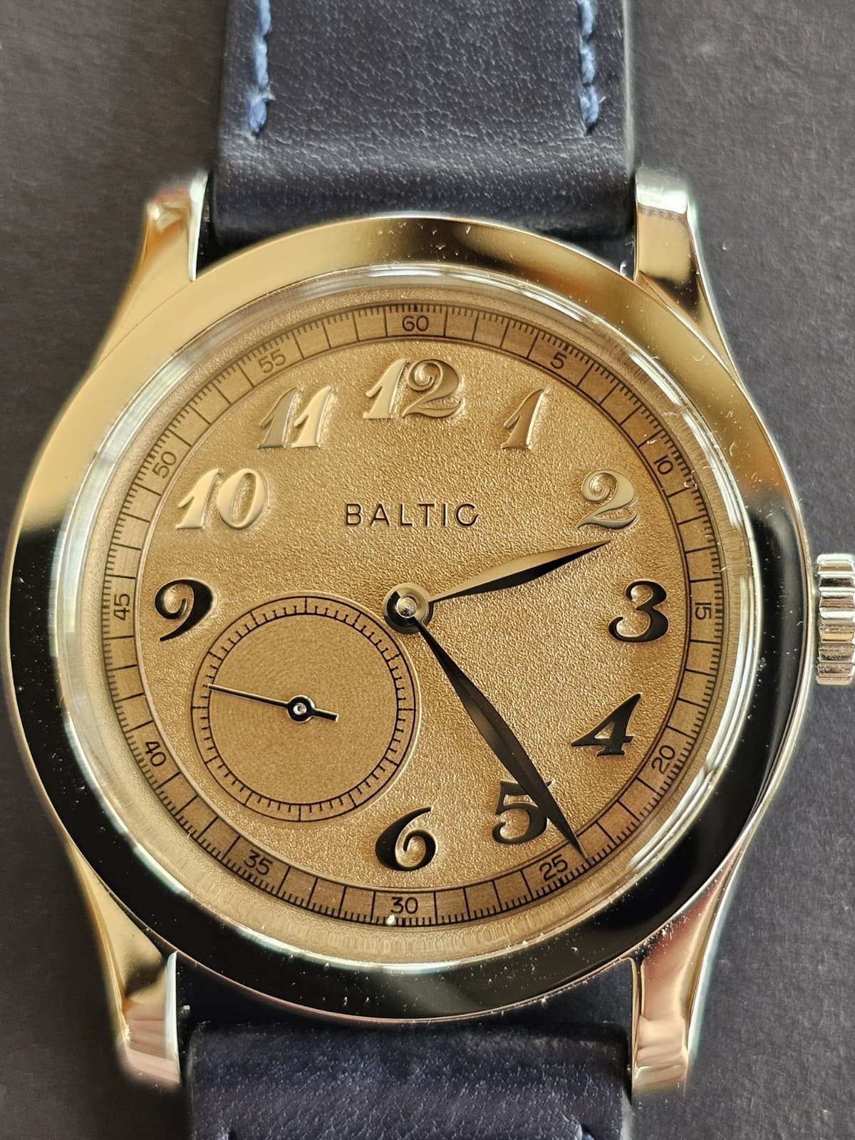 Baltic Mr. Classic - Salmon Dial