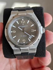 Vacheron Constantin Overseas Gray Men's Watch - 47040/000W-9500