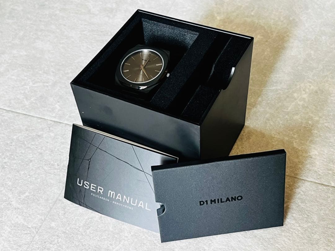 D1 MILANO UTBJ22 Gray Dial Mens Watch Box Warranty Good Condition