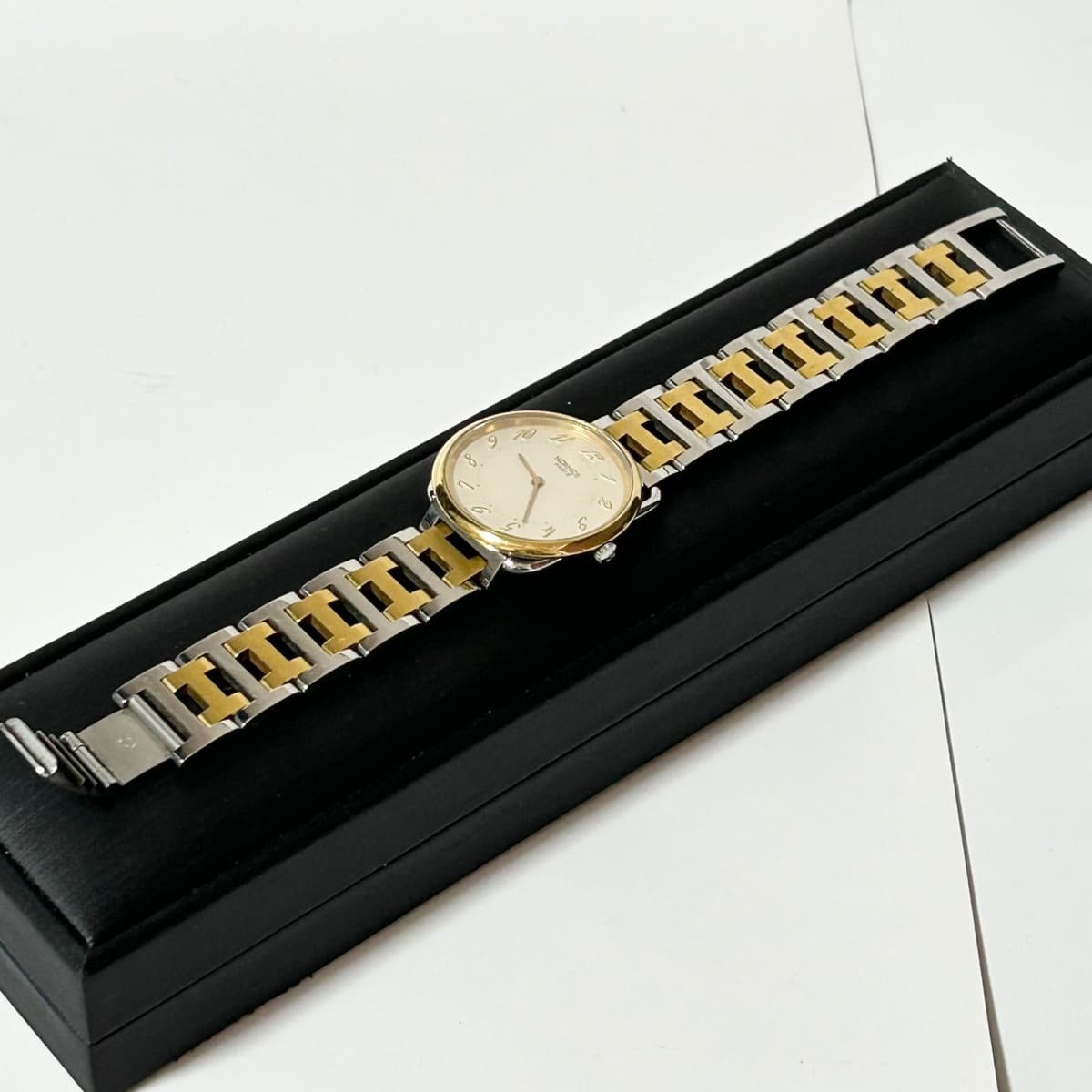 HERMES Arceau SS / GP Quartz Wristwatch Silver / Gold Diameter 33mm Unisex