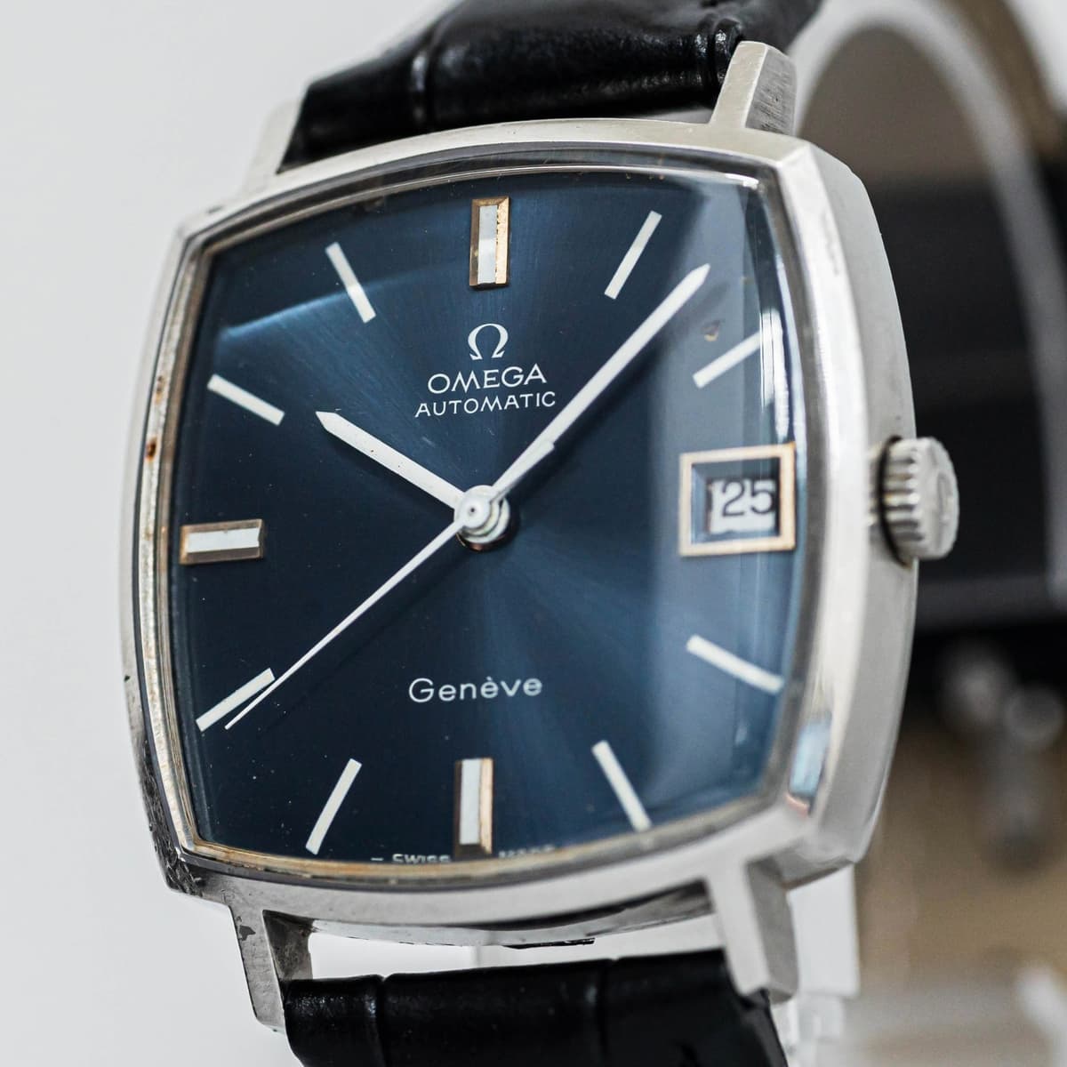 **Vintage 1969** OMEGA Geneve Cal.565 Automatic Navy Dial Date Square 31mm Men's