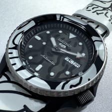 Seiko 5 Sports Auto Moai Collaboration Limited Edition Model SBSA123 with box