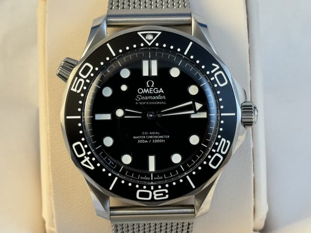 FS: BNIB Black Omega Seamaster 42 300M Diver No Date 210.30.42.20.01.010 Mesh Bracelet B&P