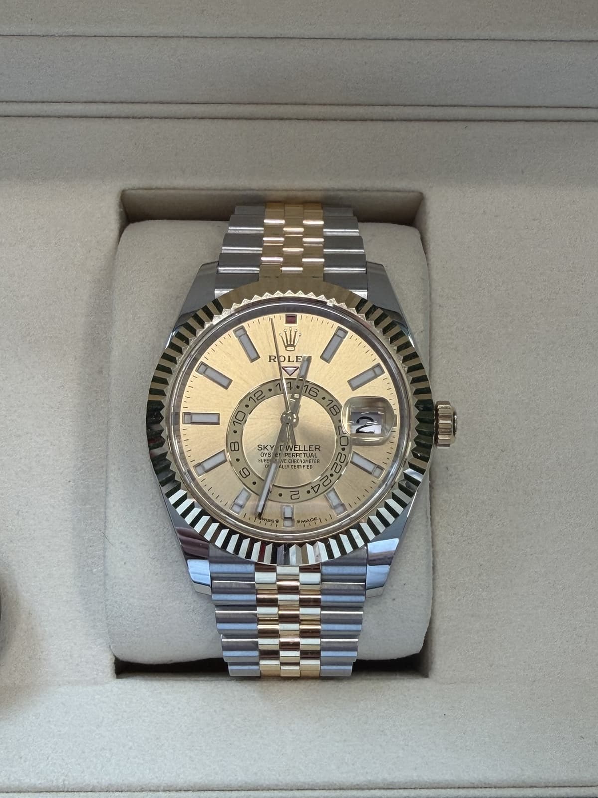 Rolex Sky-Dweller 336933 Champagne Dial – 2025 Full Set