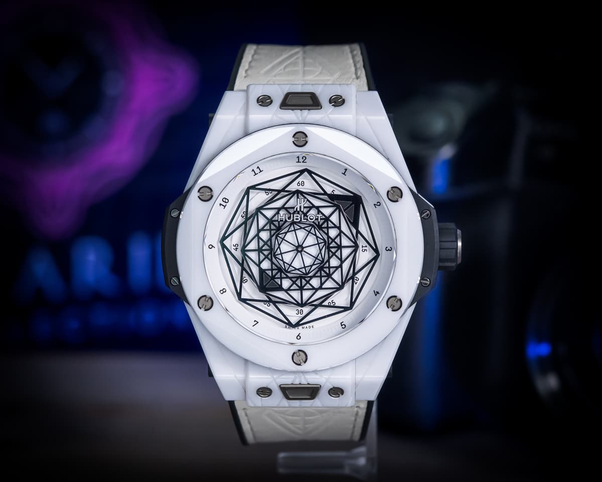 FSOT: Hublot Big Bang Unico Sang Bleu White Ceramic – BOX & PAPERS – 415.HX.2027.VR.MXM19