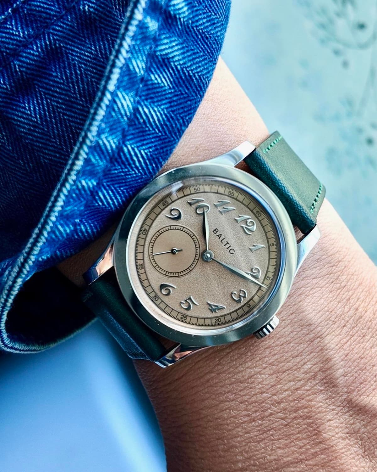 [WTS] Baltic MR01 Salmon plus Extra Hodinkee strap