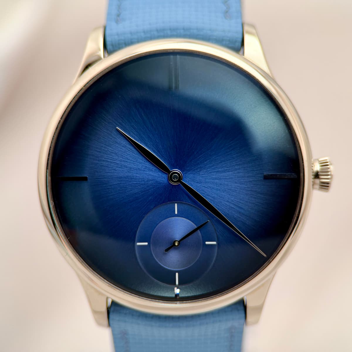 [WTS] H. Moser & Cie. Venturer Small Seconds“Purity”Ref. 2327-0207 | 18k White Gold | Full Set | 2022 | Mint Condition