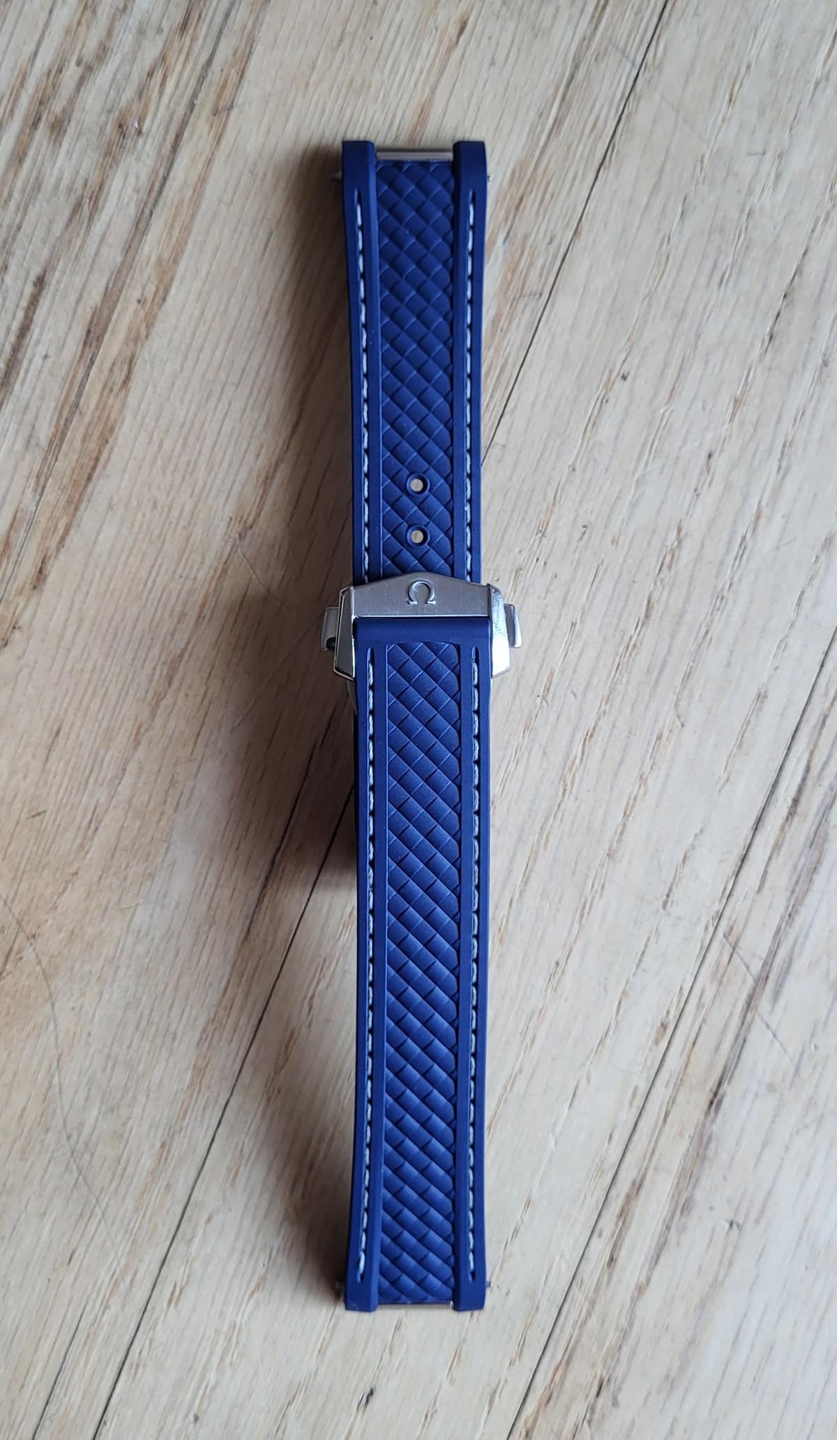 [WTS] Omega Aqua Terra 20mm OEM blue rubber strap with deployant and end links