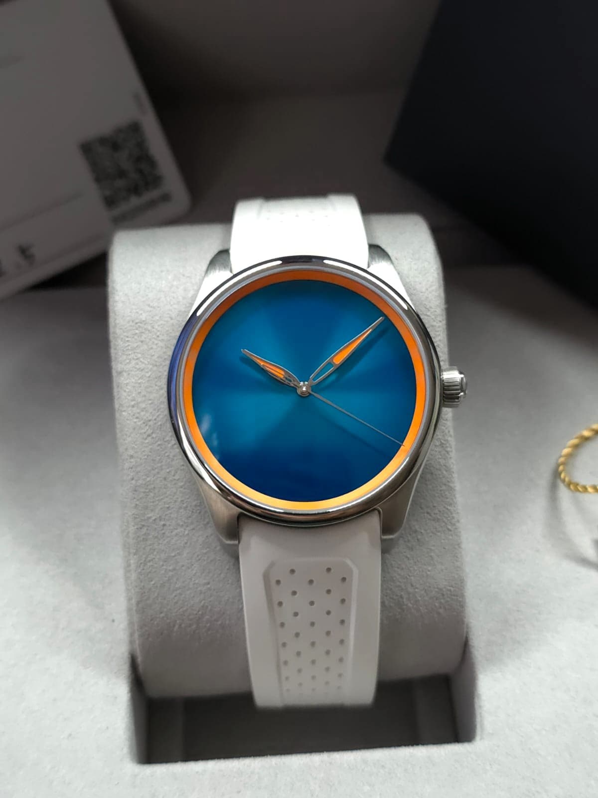 [WTS] H. Moser Pioneer Centre Seconds Spiced Aqua 3201-1202