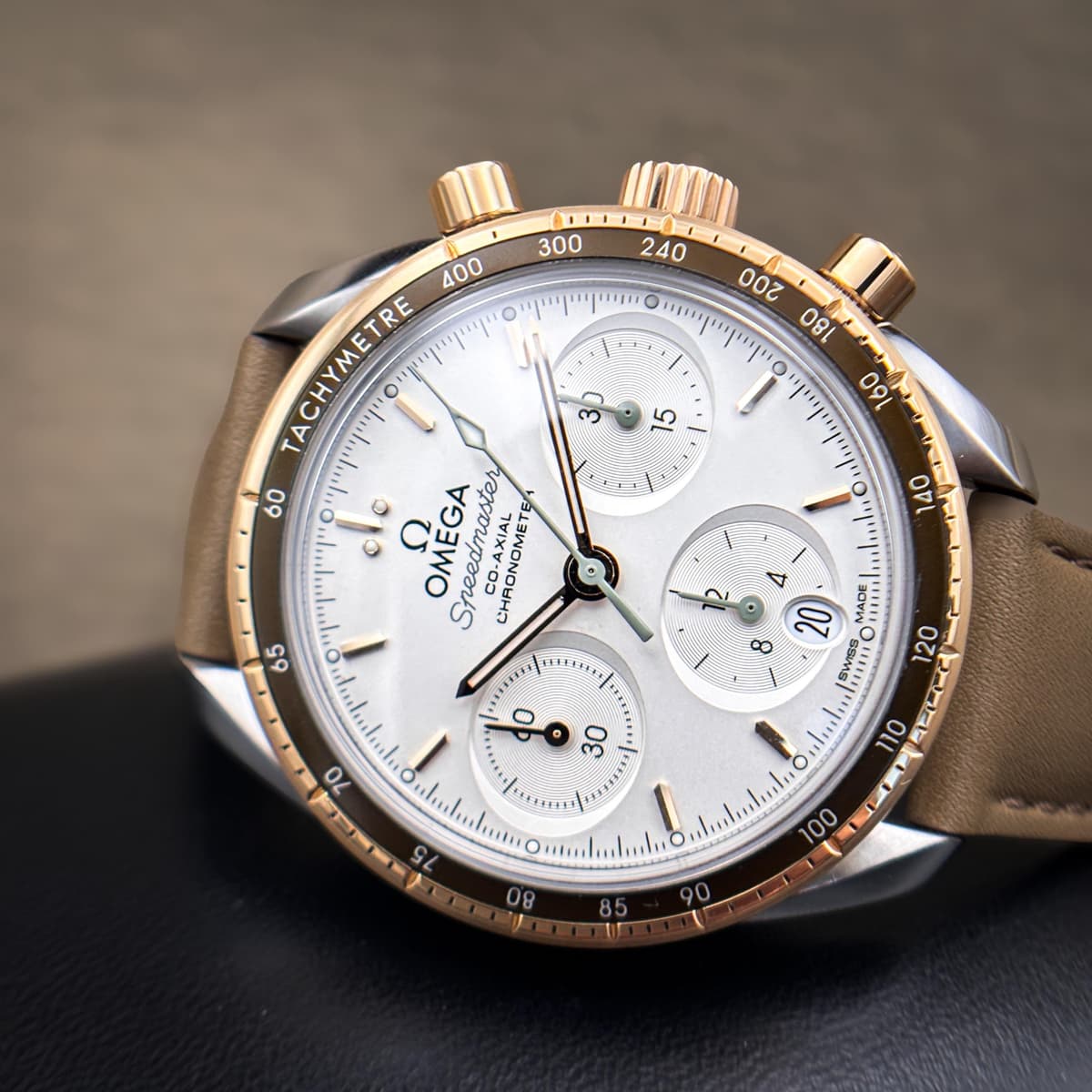 [WTS] 2024 Omega Speedmaster Sedna gold bezel Ref. 324.23.38.50.02.001 | Complete Set | Excellent Condition