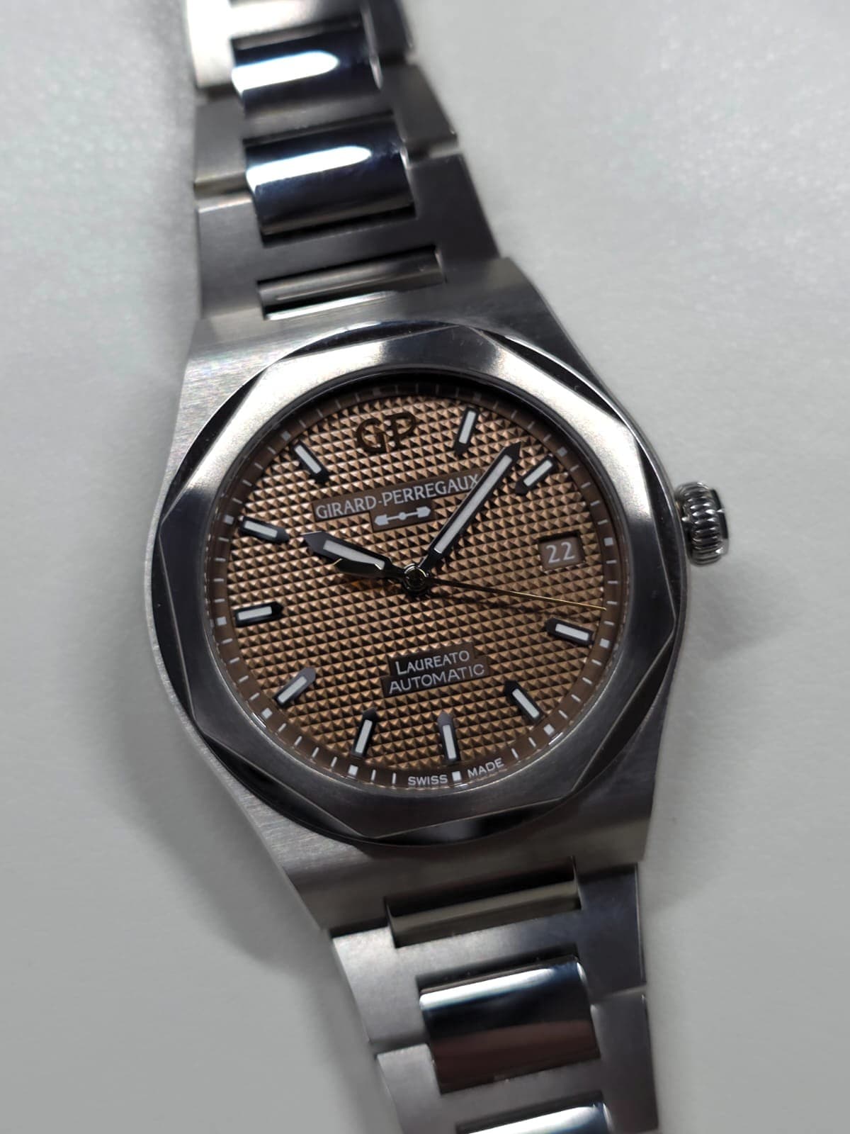 [WTS] Girard-Perregaux Laureato Copper 38mm 81005-11-3154-1CM