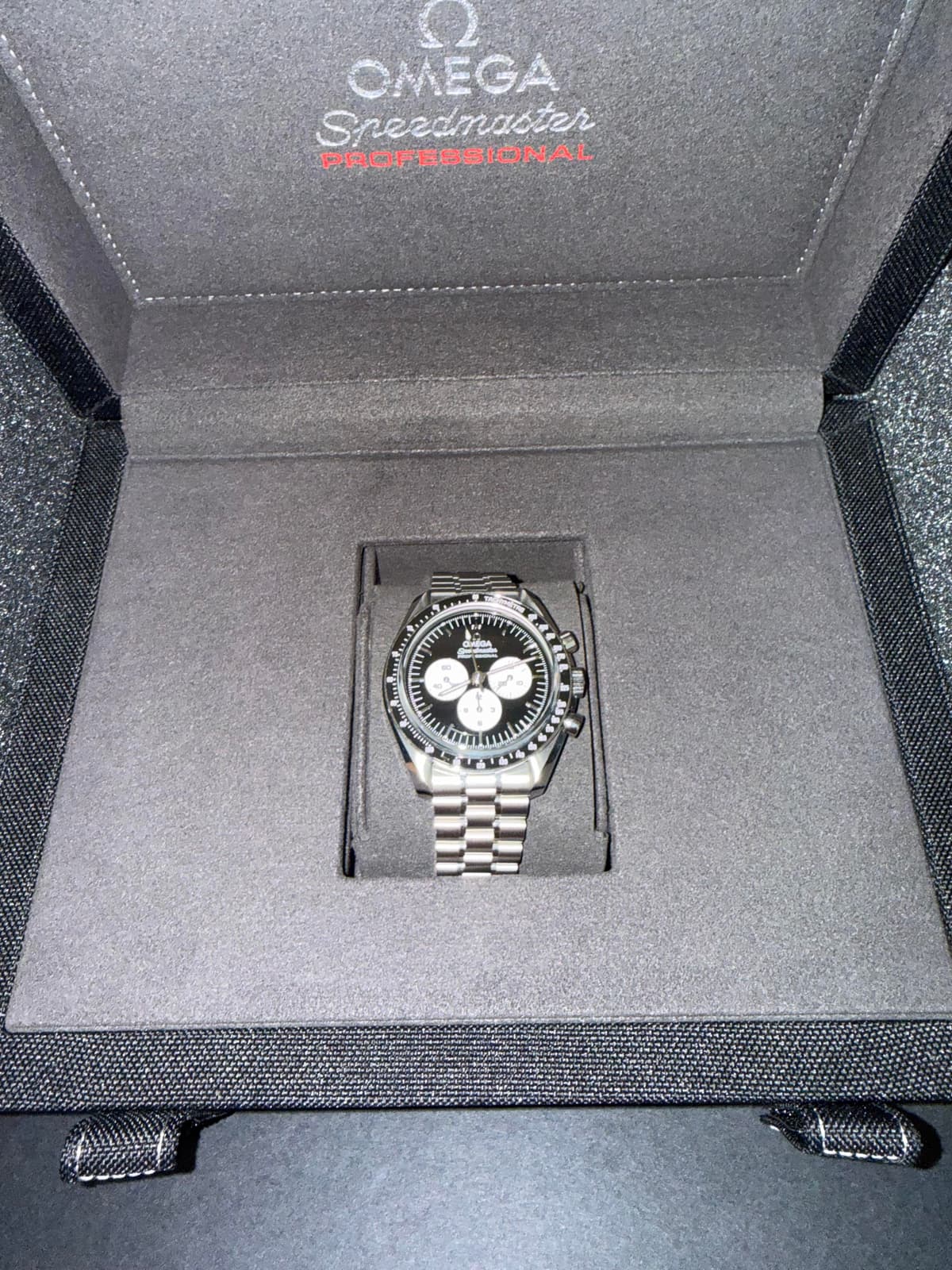 [wts] Omega Speedmaster Reverse Panda 310.30.42.50.01.004