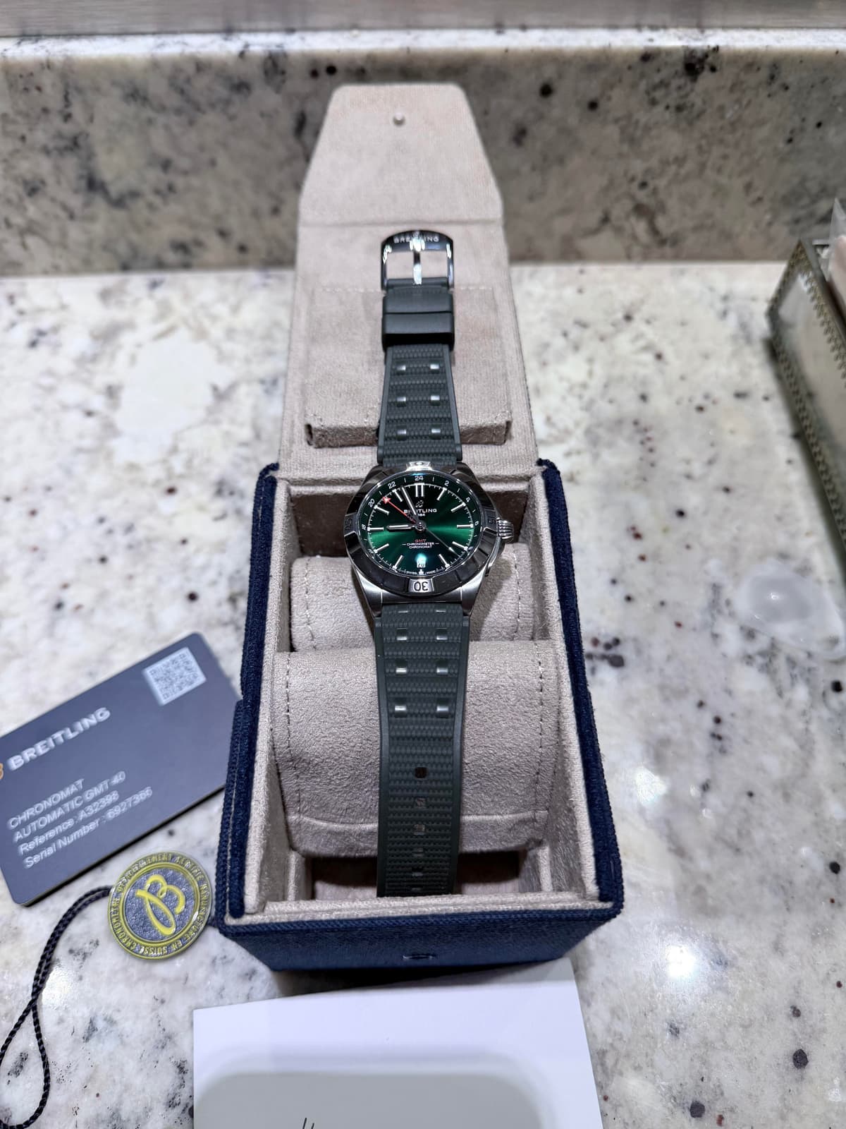 [WTS] Breitling Chronomat gmt 40 green A32398101L1A1 on rubber roleaux strap