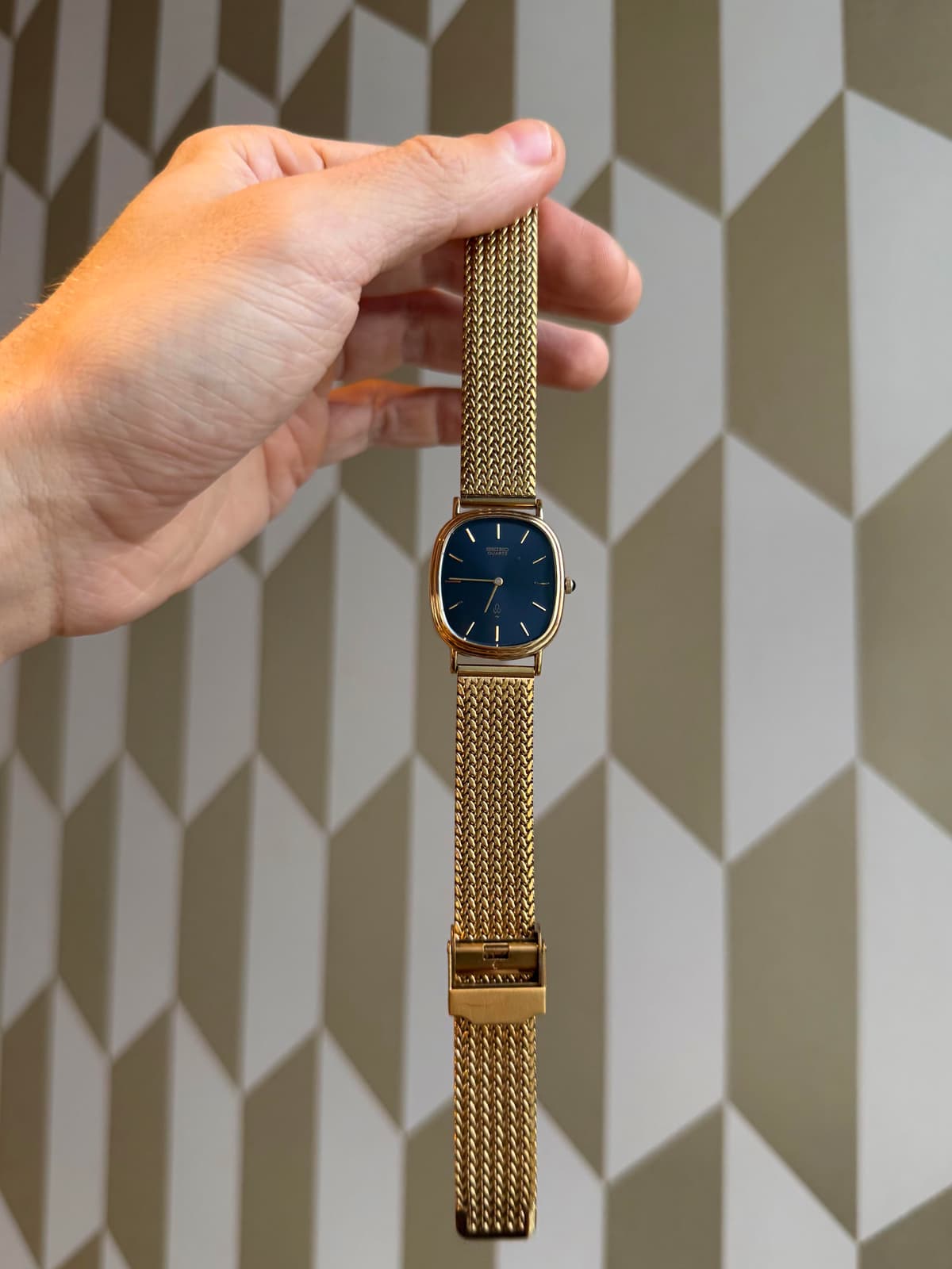 [WTS] 150$ Discount on 1987 Solid 925 Silver Seiko Chariot Ellipse Style with Navy Blue Sunburst Dial - 750$ Shipped