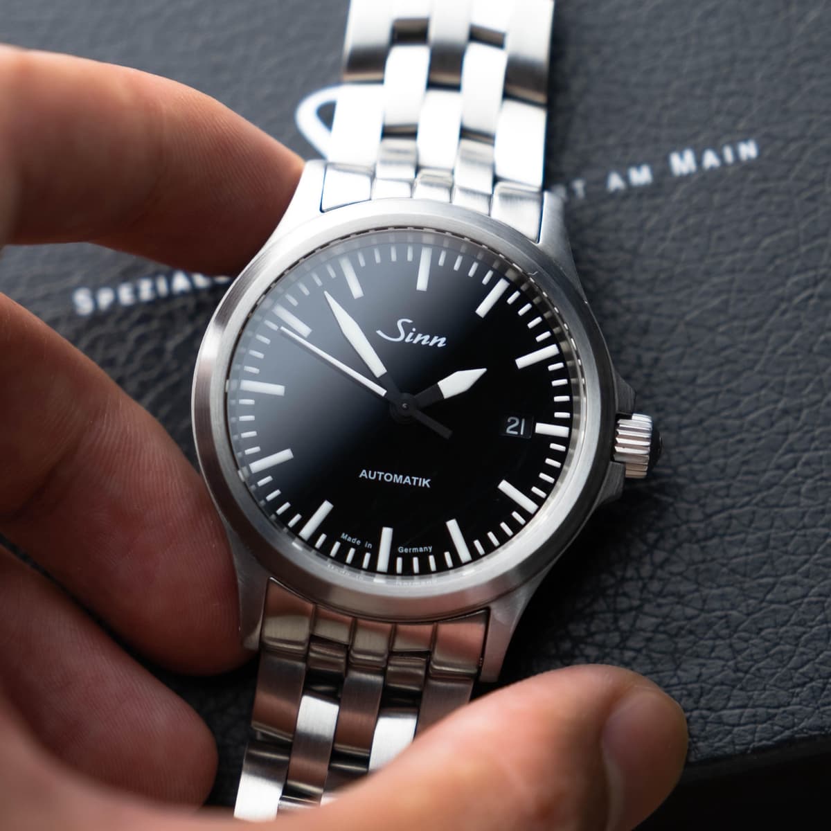 [WTS] Sinn 556i | Fine Link Bracelet | Great Condition | Box and Papers | $1350 (SERVICED)