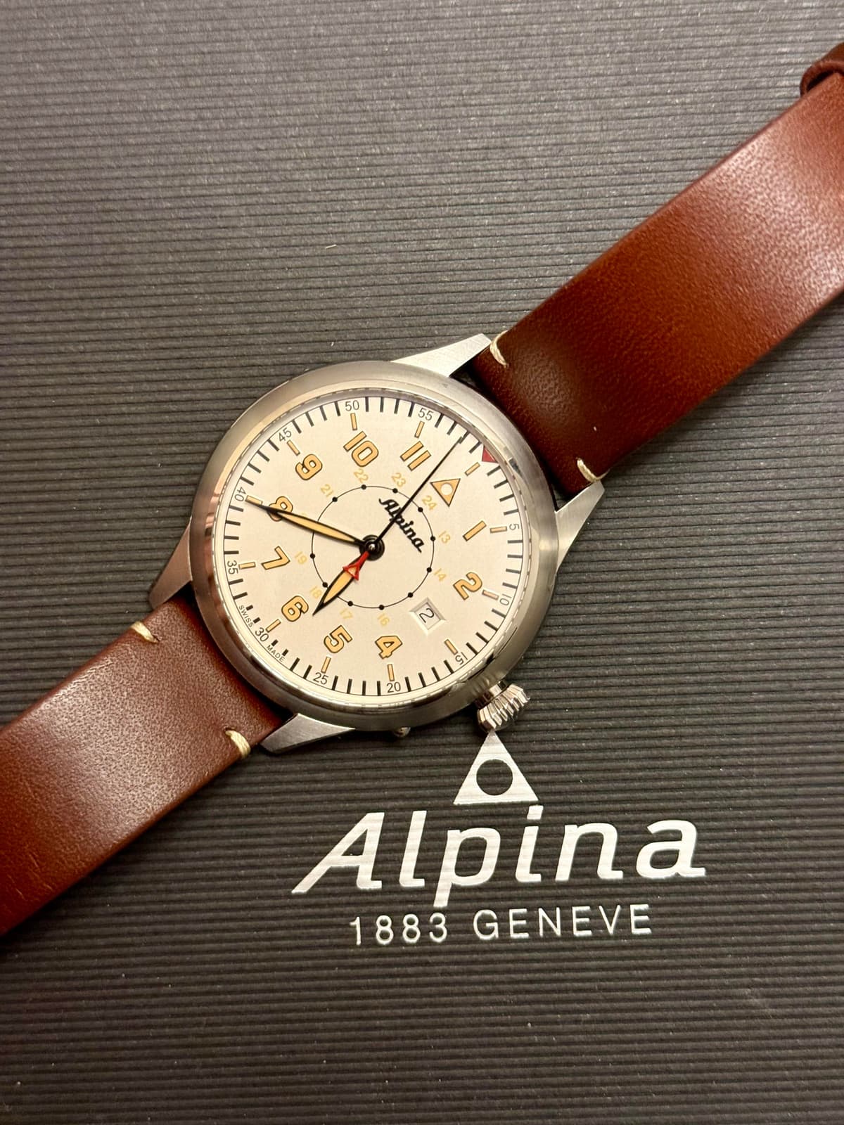 [WTS] Alpina Startimer 1920 Pilot Heritage Automatic – Warranty to 2027