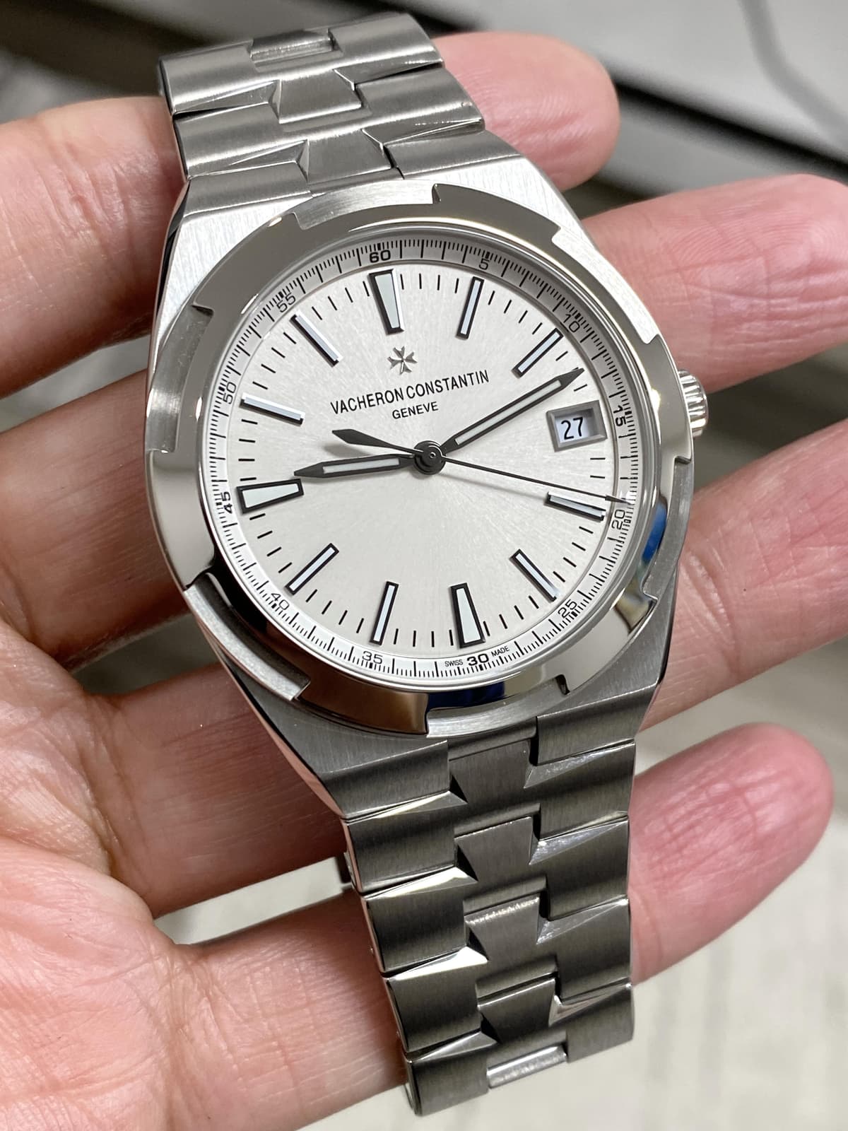 [WTS] Vacheron Overseas 4500V/110A-B126. Full Kit. Rubber and Leather Straps included..