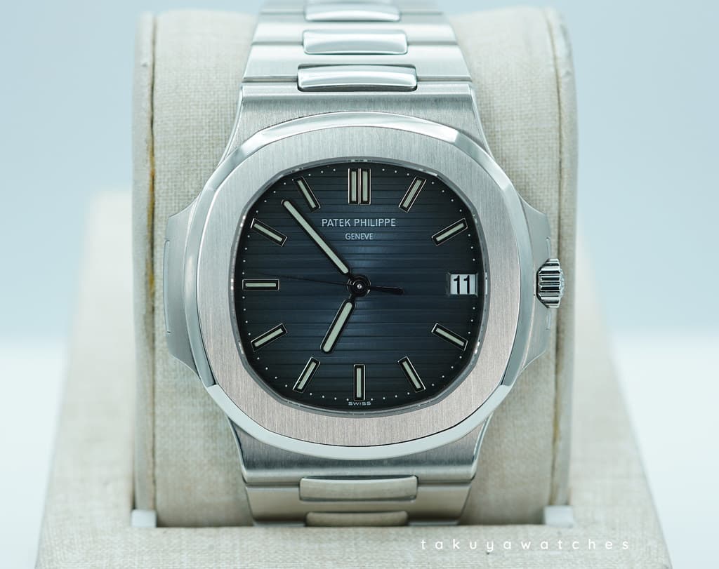 FSOT: Patek PHILIPPE 5711 NAUTILUS STEEL BLUE DIAL GENEVA SEAL TRANSITIONAL PATEK SERVICED 2022