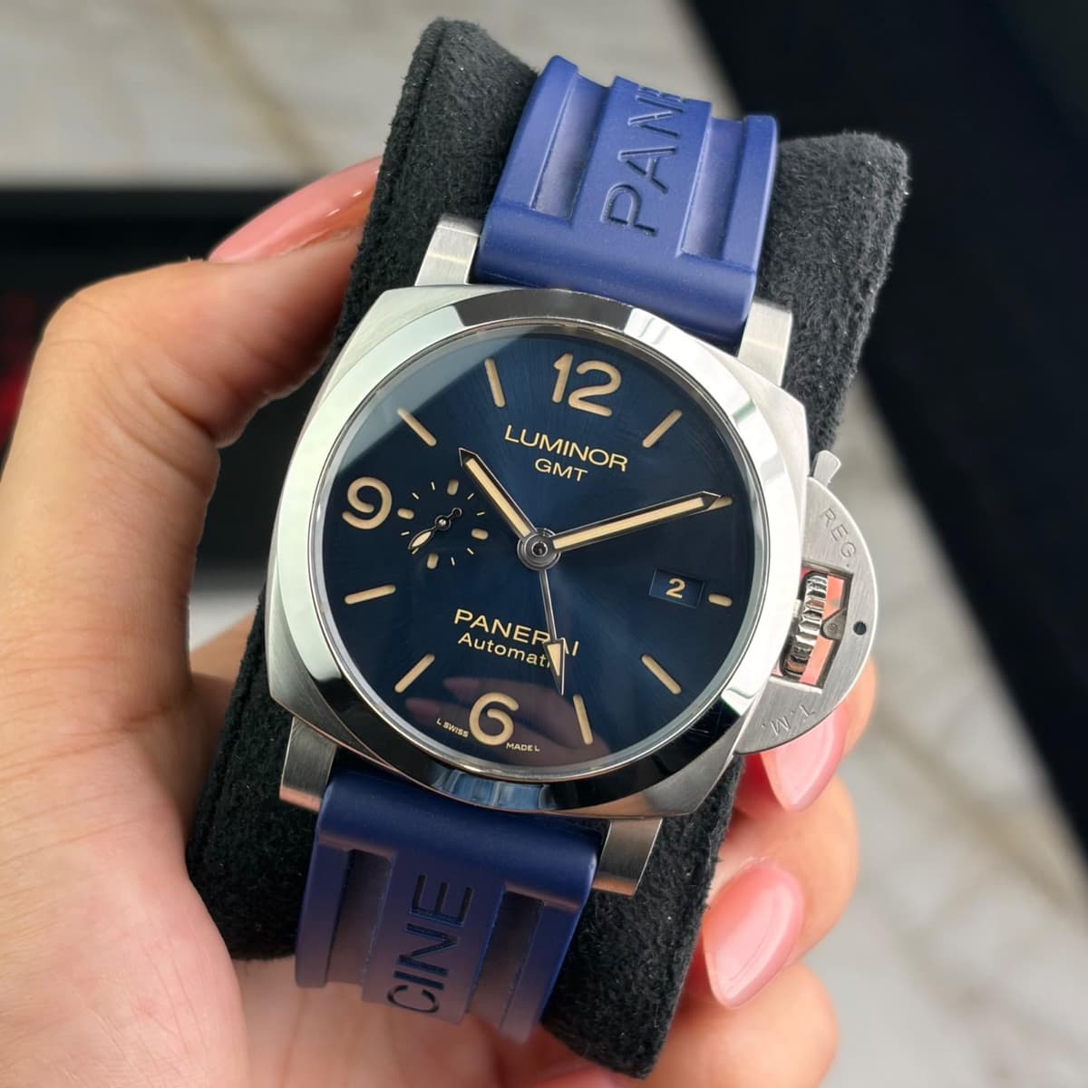 [WTS] Panerai Luminor GMT PAM01033 — Near Mint Condition, Box & Papers (Open Card)