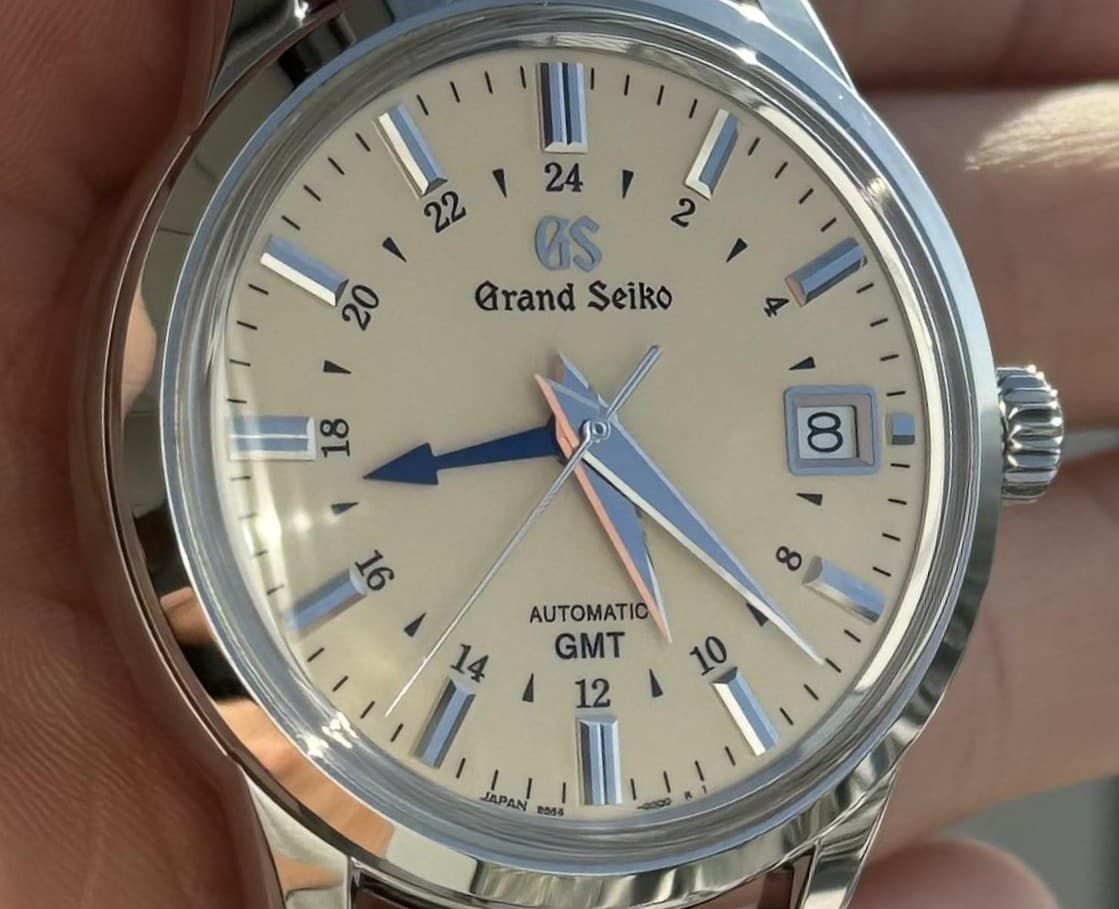 [WTS] Grand Seiko SBGM221 – Classic GMT