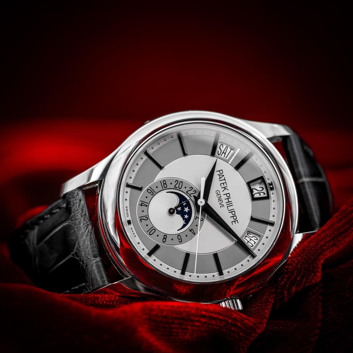 [WTS] Patek Philippe Annual Calendar Complications 5205G-001 White Gold Silver Dial 40mm Complete Set