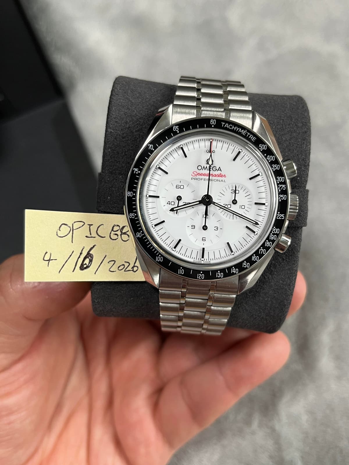 [WTS] Omega Speedmaster Moonwatch White Dial 310.30.42.50.04.001