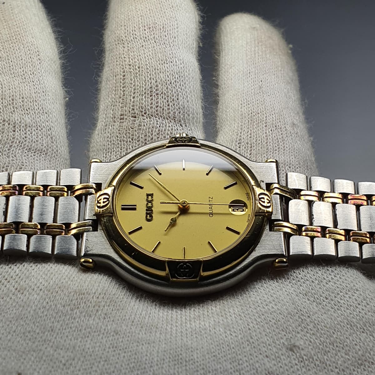 [WTS] Gucci Swiss-Made "9000M" March 1985, Sapphire Crystal, SERVICED, Swiss ETA calibre 555.415, Gold-Plated $175 (message me if you can't see the details/description in the comments) Not a fashion watch!