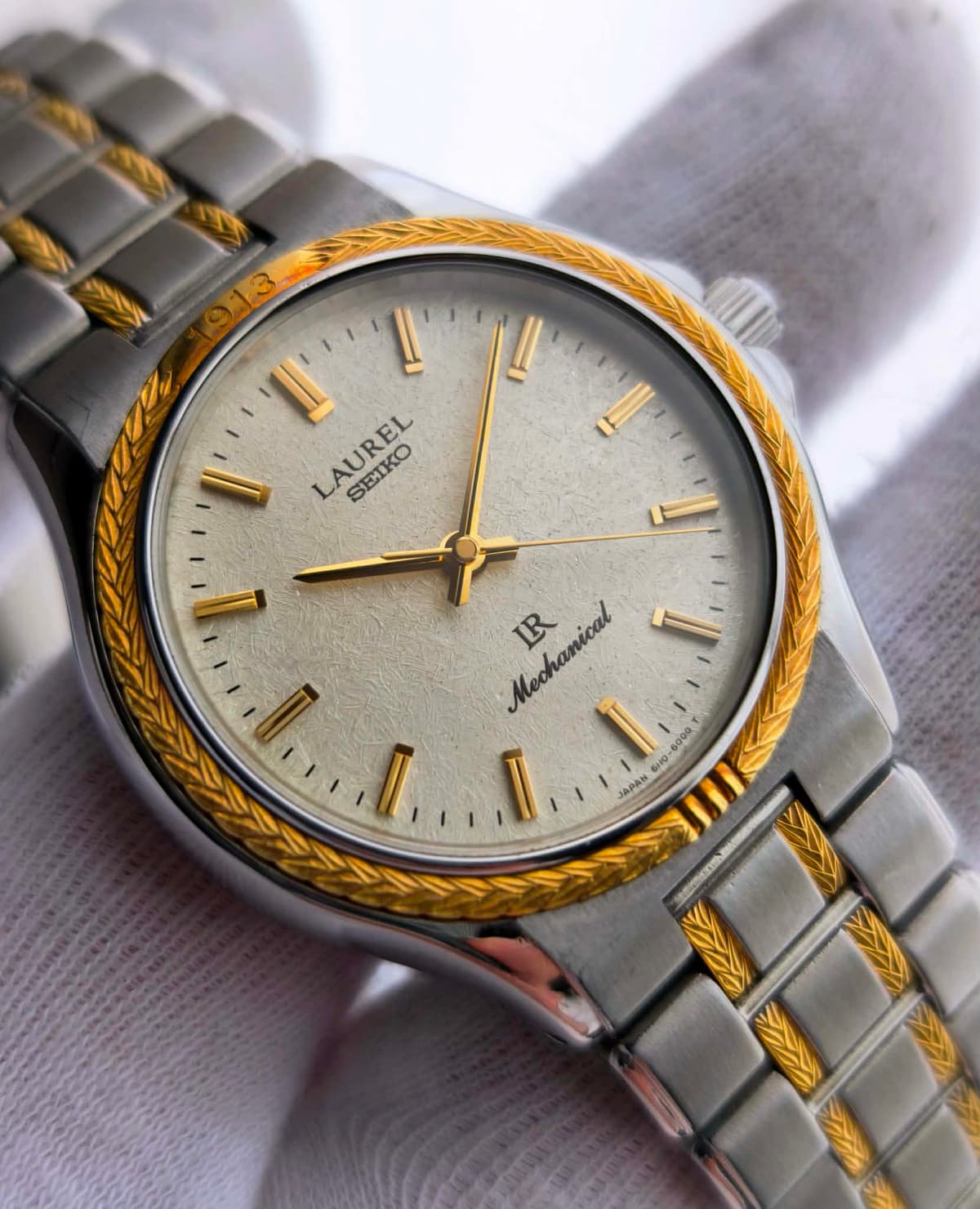 [WTS] Seiko Laurel 6110-6000 – 18K Gold Bezel “Wheat” Pattern| Manual winding | Limited 200pcs (Unnumbered) | SUPER RARE Excellent conditions | $2500