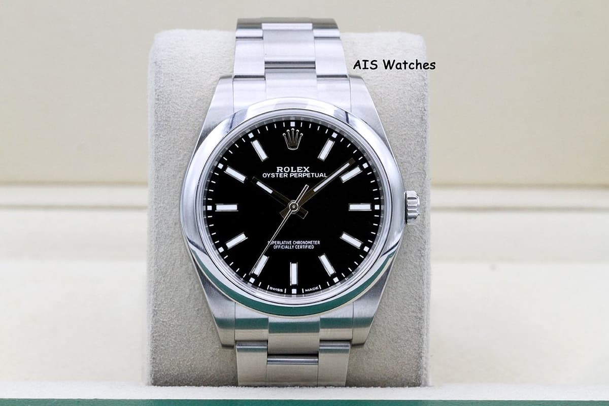 FSOT: Rolex 114300 Oyster Perpetual 39MM Black Dial 2018 Box & Papers