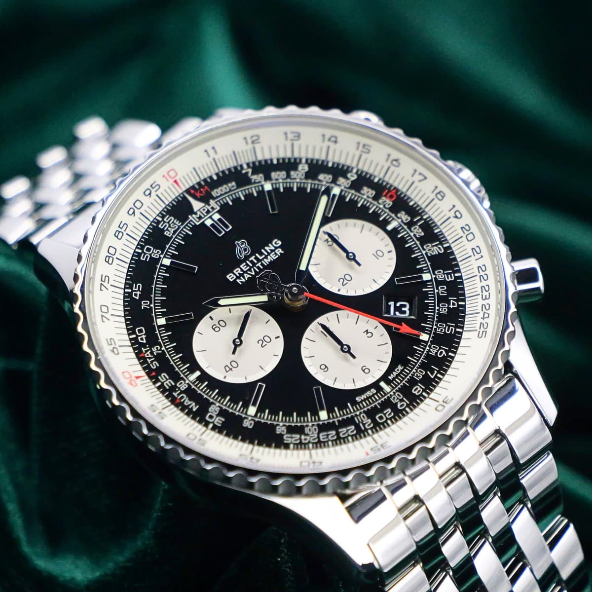 FSOT: Breitling Navitimer 1 B01 Chronograph Black Dial Silver Subdials Stainless Steel 46mm MINT CONDITION COMPLETE SET AB0127211B1A1
