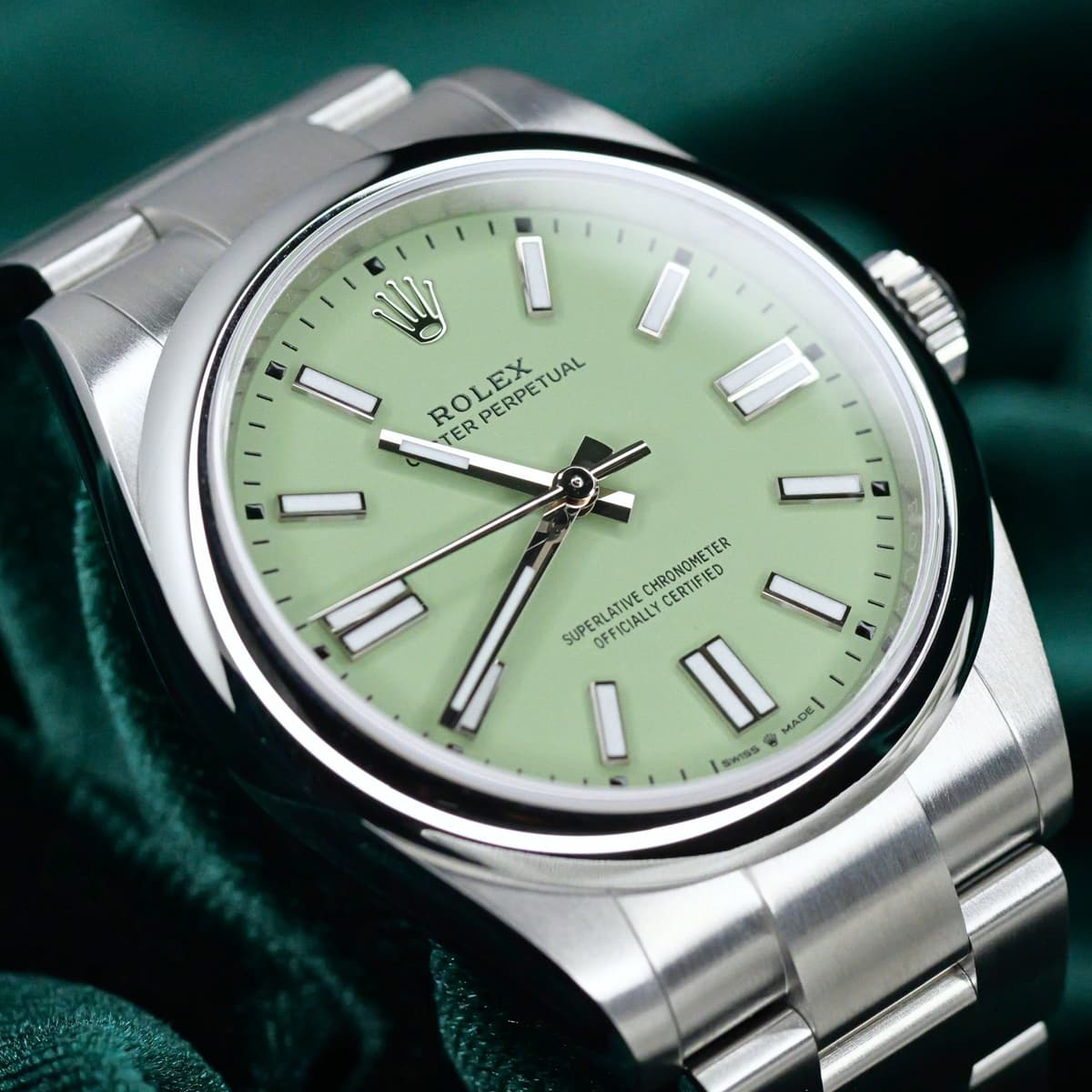 FSOT: 2026 NEW UNWORN Rolex Oyster Perpetual Pistacho Green Dial Stainless Steel 41mm COMPLETE SET 134300-0006