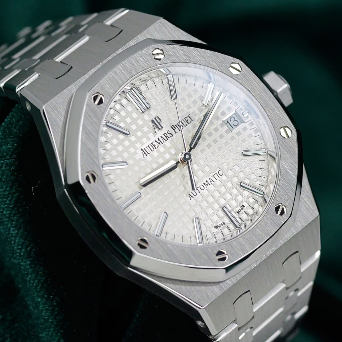 FSOT: Audemars Piguet Royal Oak White Dial Stainless Steel 37mm MINT CONDITION 15450ST.OO.1256ST.01