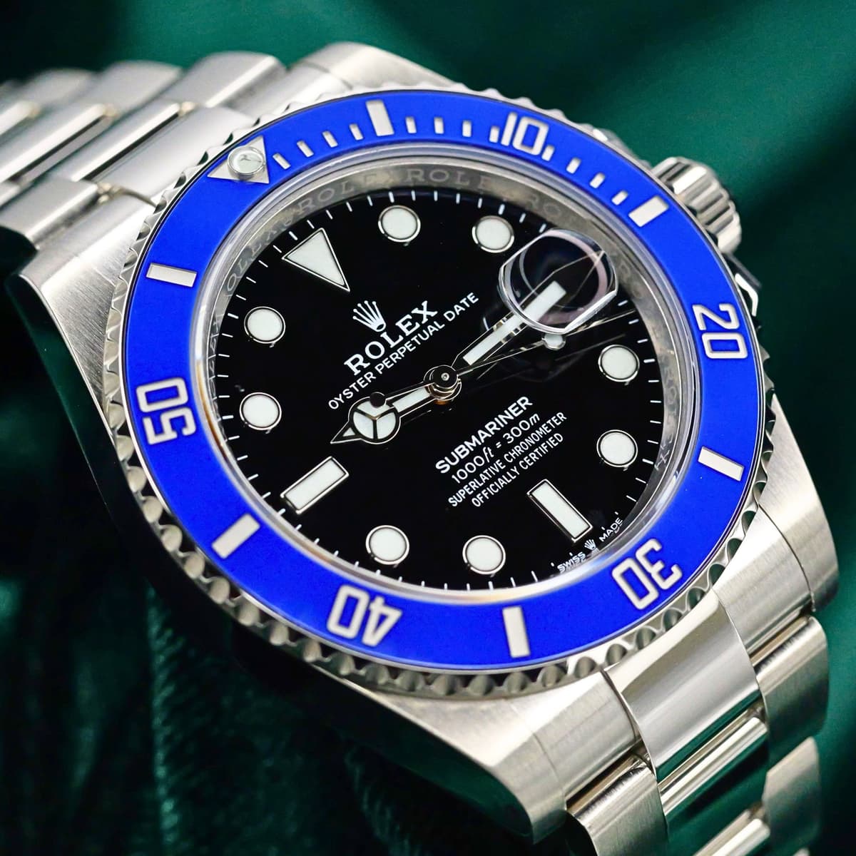 FSOT: Rolex Submariner Date “Cookie Monster” Black Dial Blue Bezel 18k White Gold 41mm MINT CONDITION COMPLETE SET 126619LB