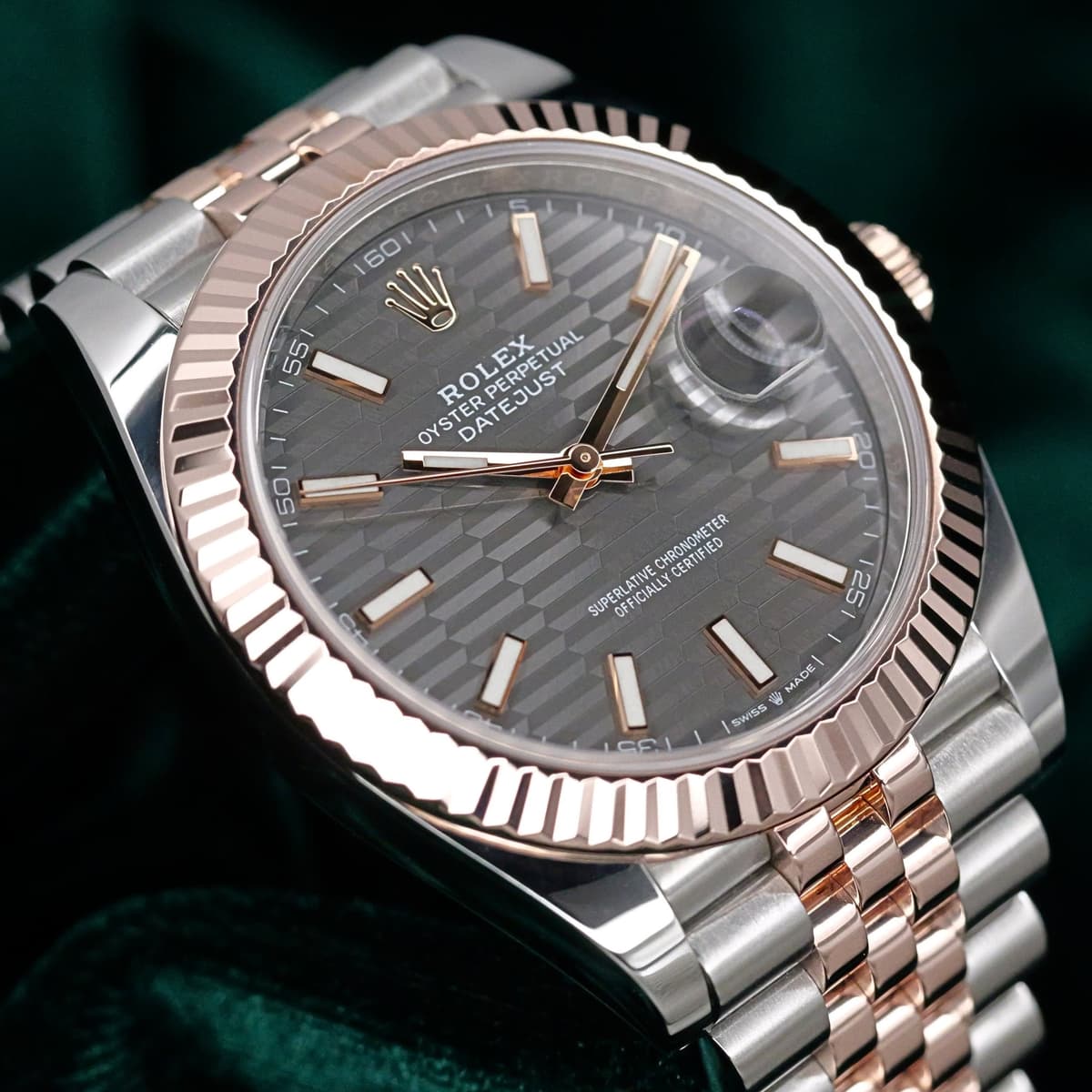 FSOT: Rolex Datejust 41 Slate Grey Motif Dial Fluted Bezel Jubilee Bracelet Two-Tone 18K Rose Gold Stainless Steel 41mm MINT CONDITION FULL SET 126331