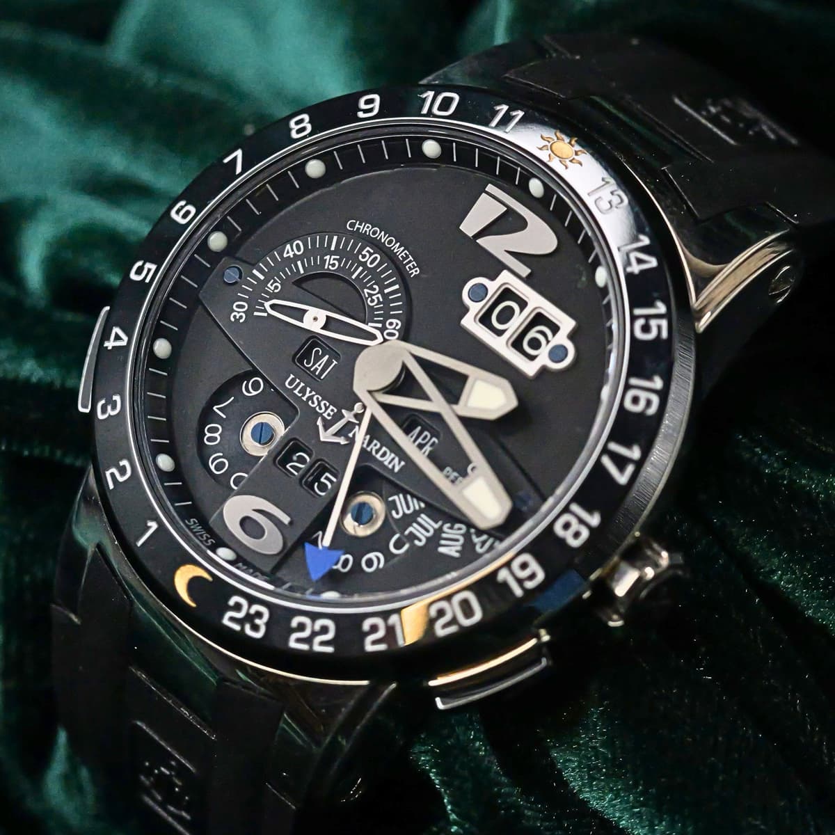 FSOT: Ulysse Nardin El Toro GMT+/- Perpetual Calendar Black Dial Black Ceramic Bezel Black Rubber Strap 18K White Gold 43mm MINT CONDITION 320-00-3