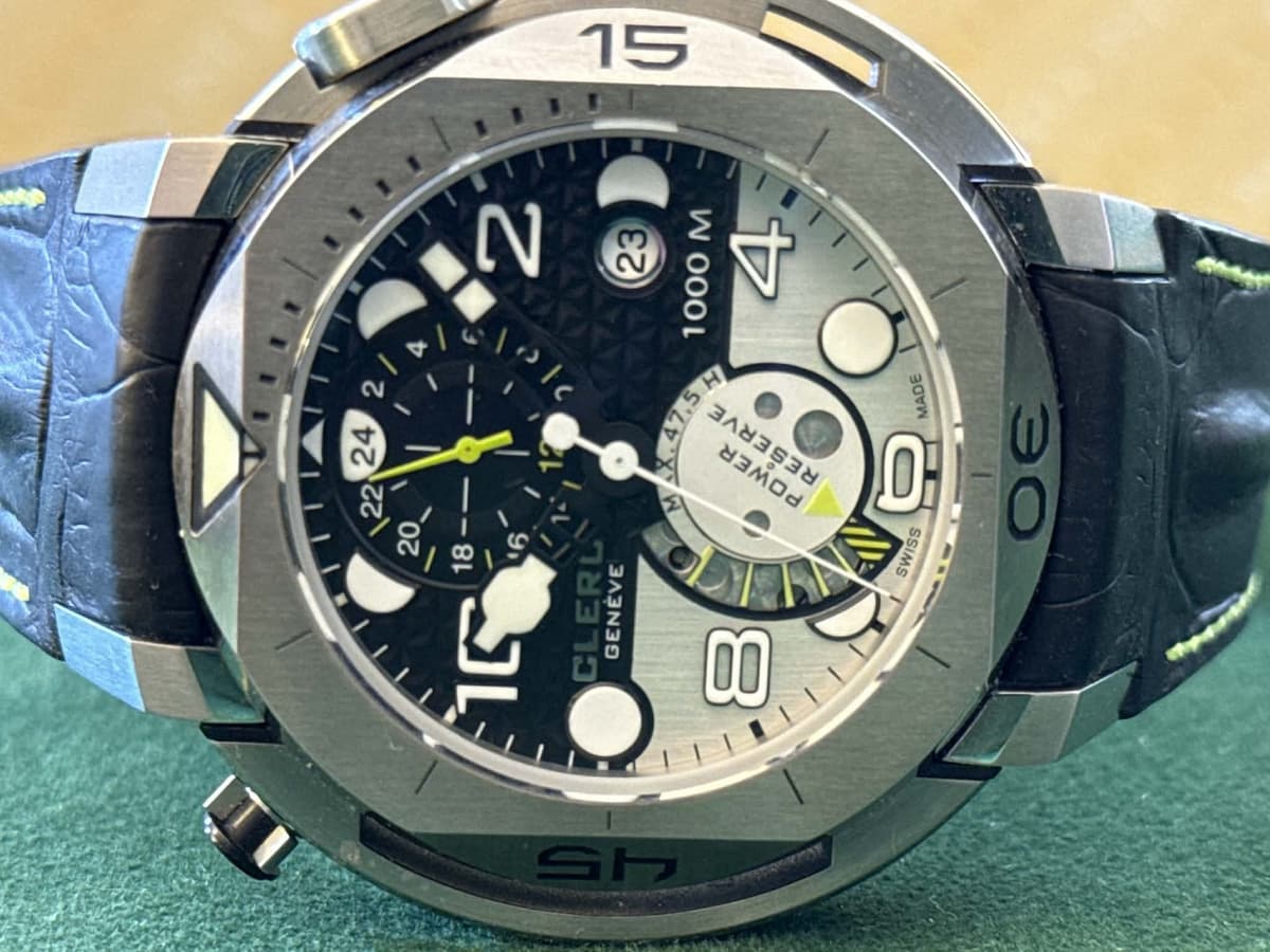 Clerc Hydroscaph GMT, Black / Silver Dial, Gator Strap