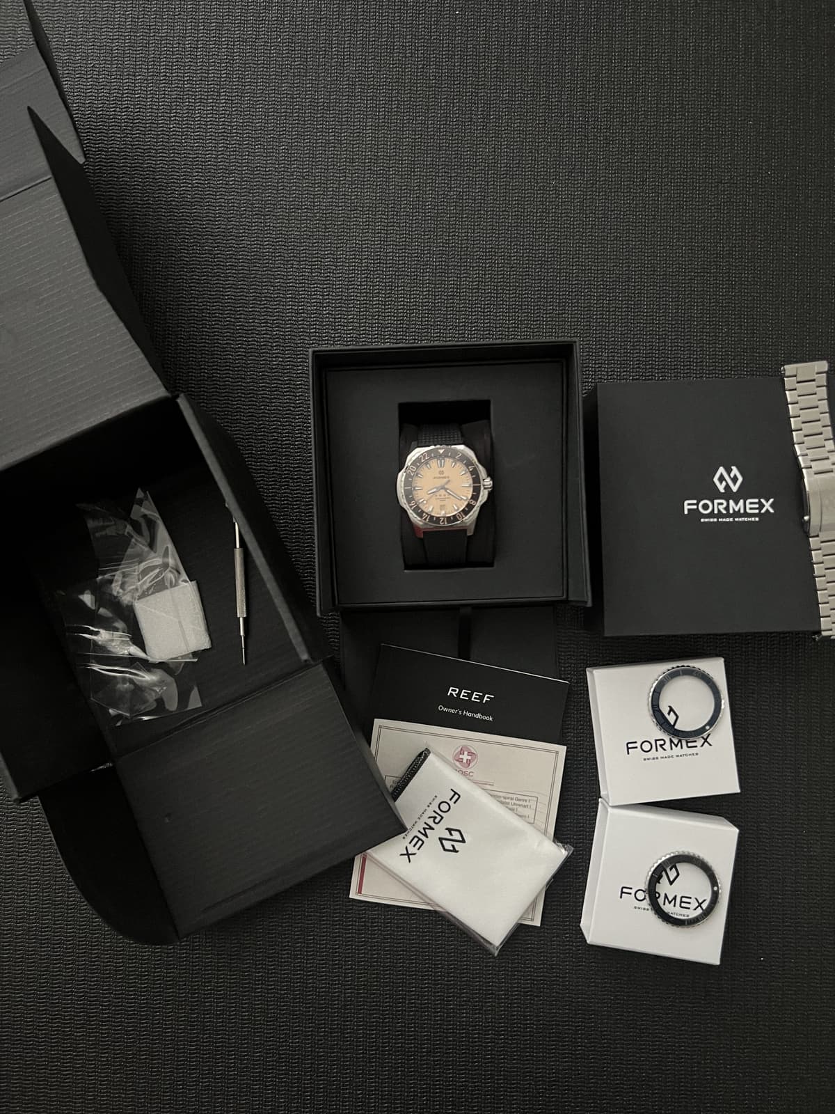 Formex Reef Bronze Dial 42MM with bracelet, rubber strap (deployment clasp) and 3 bezels