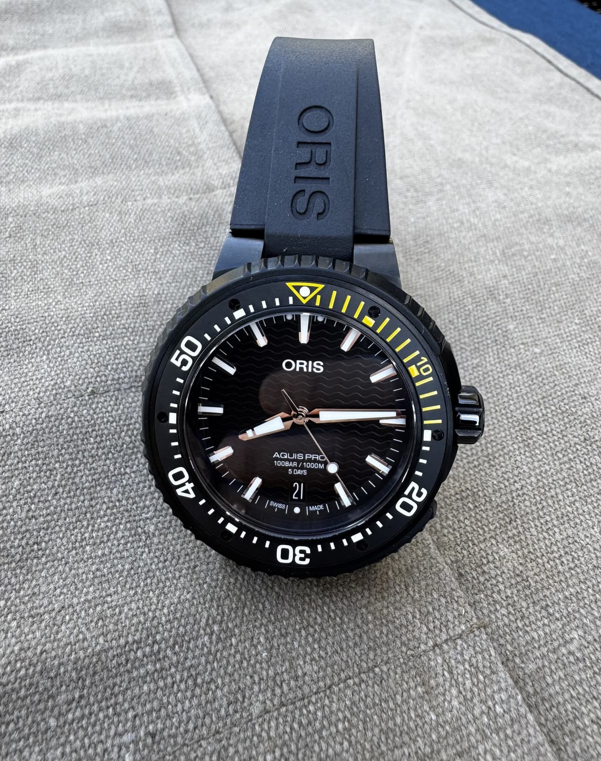 Oris AquisPro Date Cal 400