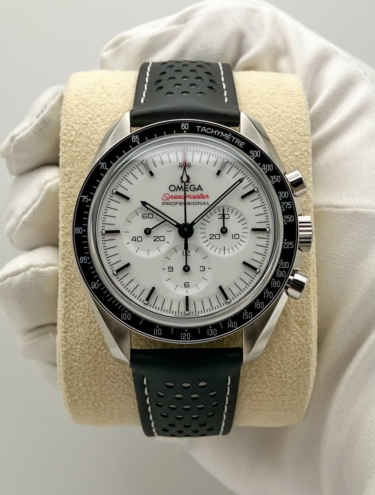 Omega Speedmaster Professional 42MM White - Ref 310.32.42.50.04.002 (NEW 2026 COMPLETE SET)