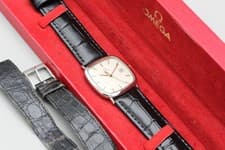 Vtg 1989 N MINT w/ Box Omega De Ville Cal.1430 Square Silver Quartz Men's Watch