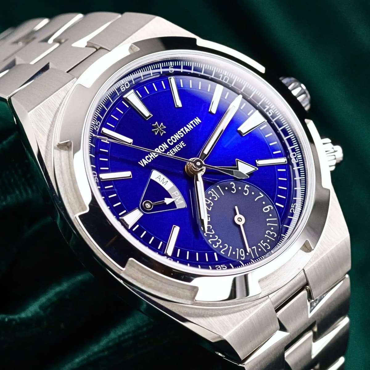 Vacheron Constantin Overseas Dual Time 41mm Blue Dial Steel MINT SET 7920V/210A