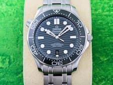 Omega Seamaster Diver 300M 42mm Green "Seaweed" Dial on bracelet Unworn NOS 2022