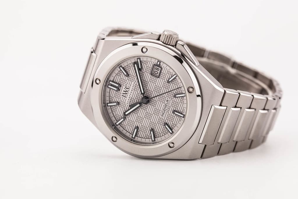 fsot - IWC Ingenieur Automatic - 40mm - Titanium - IW328904 ( unworn / 2025 )