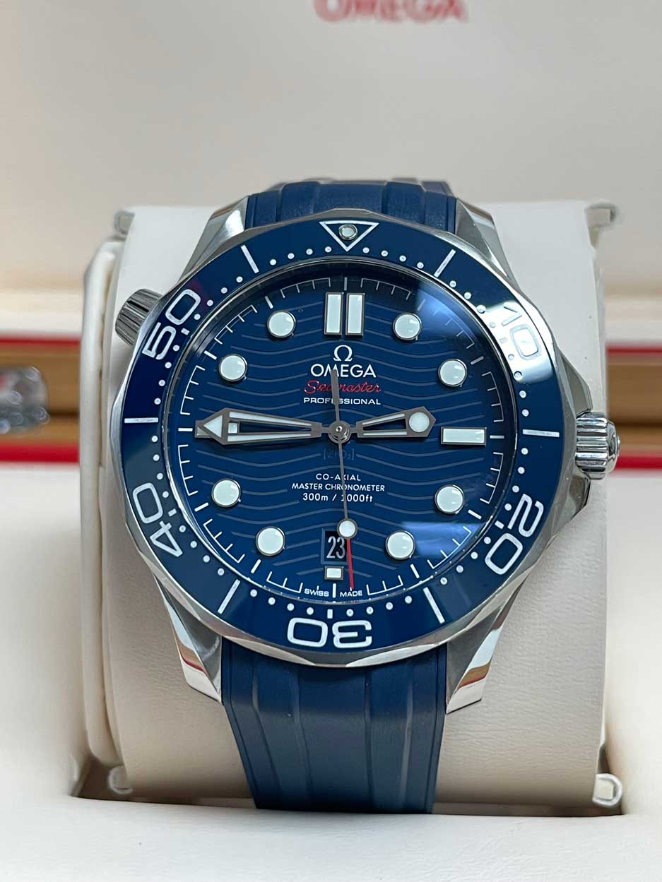 FS: Omega Seamaster Diver 300m Blue Bracelet and Rubber 210.32.42.20.03.001 Warranty