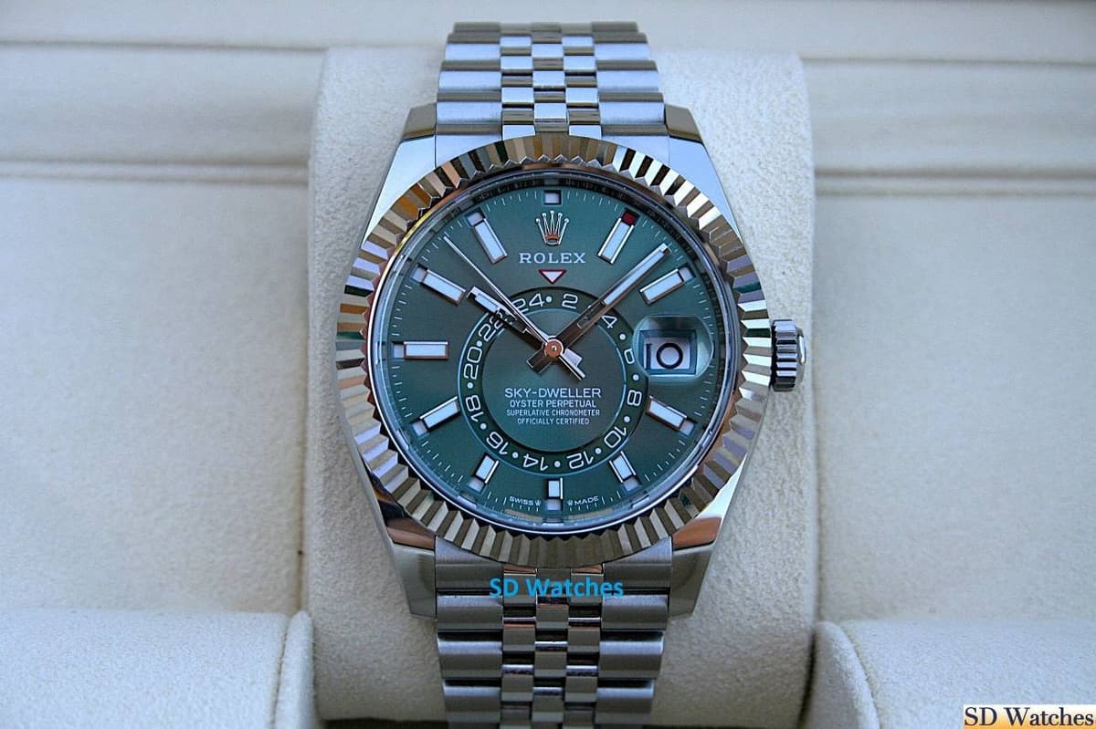 FS: ROLEX 336934 SKYDWELLER WATCH MINT GREEN DIAL JUBILEE