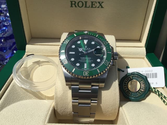 FS: Rolex Oyster Perpetual Submariner HULK 116610LV